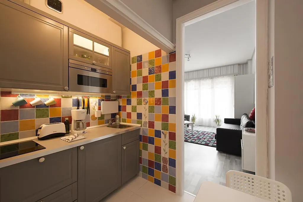 Monroe Central Budapest Apartment 0*,