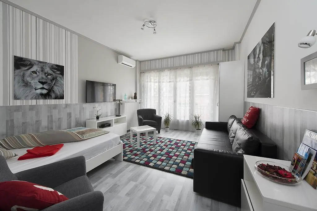 Monroe Central Budapest Apartment